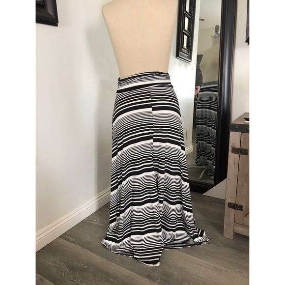 MonaB Black & White Striped Women's Maxi Skirt Small - Picture 3 of 6